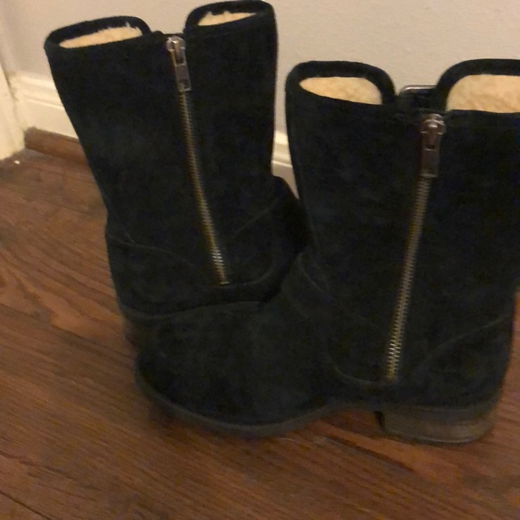 UGG - Picture 4 of 4